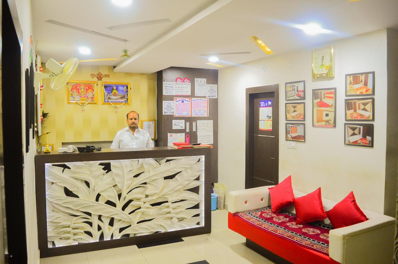 Hotel Kalash Уджайн Екстериор снимка