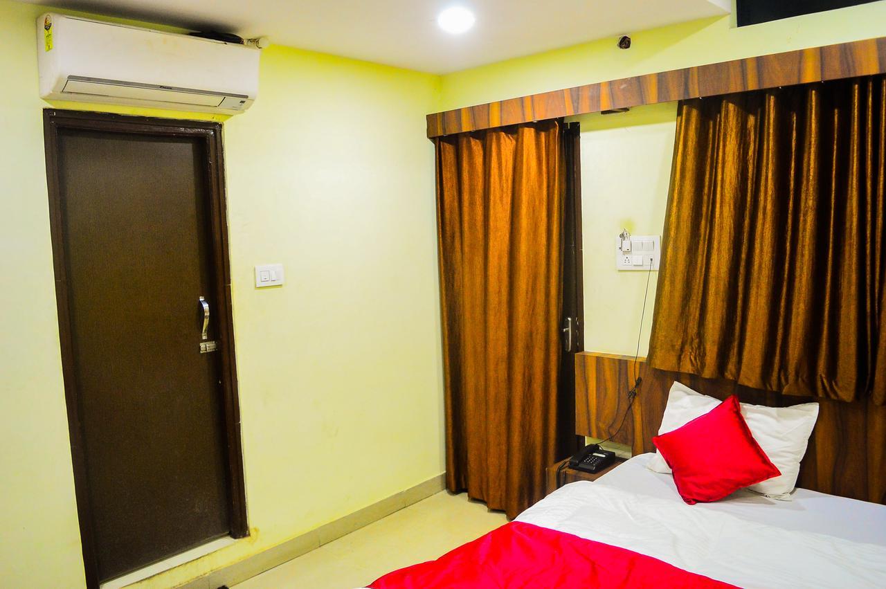 Hotel Kalash Уджайн Екстериор снимка
