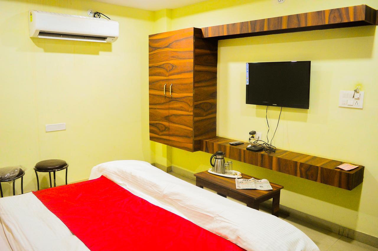 Hotel Kalash Уджайн Екстериор снимка